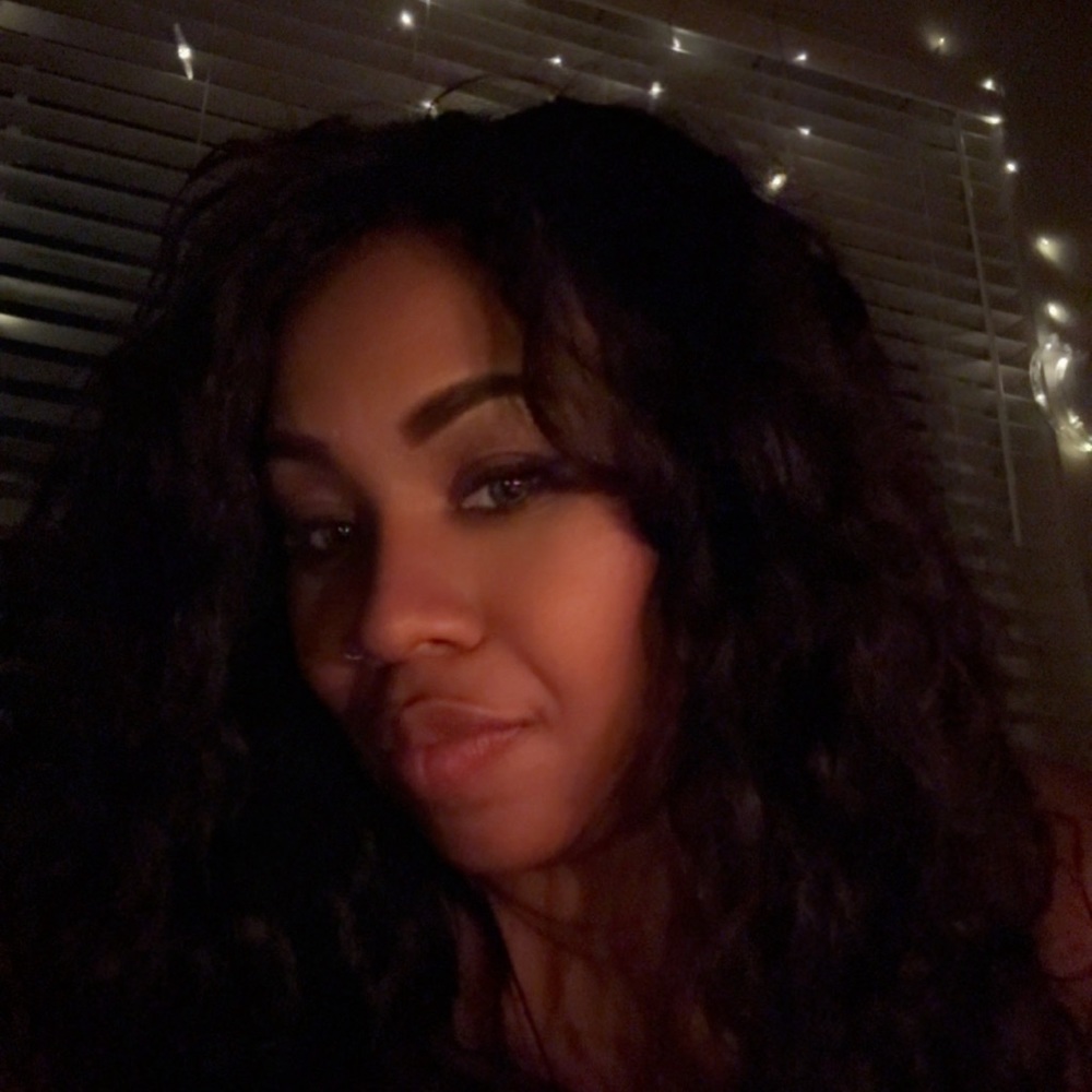 Meet your Posher, Desiree